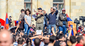 Ermənistan müxalifəti Yerevanda yenidən mitinqə başlayıb