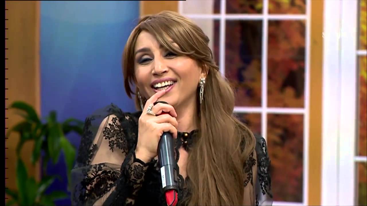 "Sosial şəbəkə və telefon ailələr dağıdır" - Elnarə