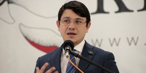 Yeni komitə sədri 5 nəfəri işdən çıxarıb