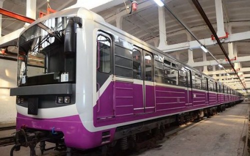 Bakıya daha bir yeni metro qatarı gətirildi