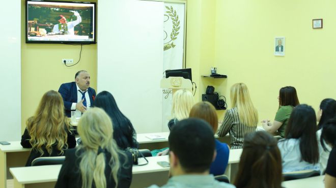 Bəhram Bağırzadə Etika Akademiyasında “Ustad dərsi” verib - FOTOLAR