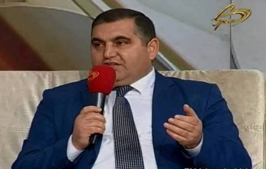 “Efirdə qarnını qaşıyır, burnunu qurdalayır” - Tanınmış jurnalist