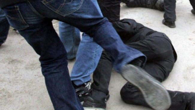 Azərbaycanda müəllim məktəb direktorunu ölümcül döydü