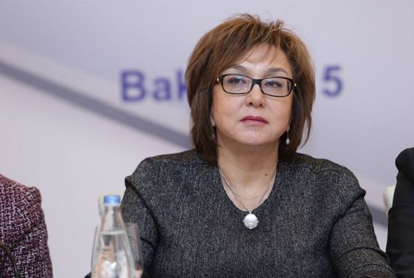 "Abituriyentlərin intihar etməsi bizə aid məsələ deyil" - Məleykə Abbaszadə