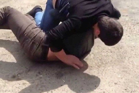Bakıda qonşular arasında kütləvi dava: bıçaqlanan var