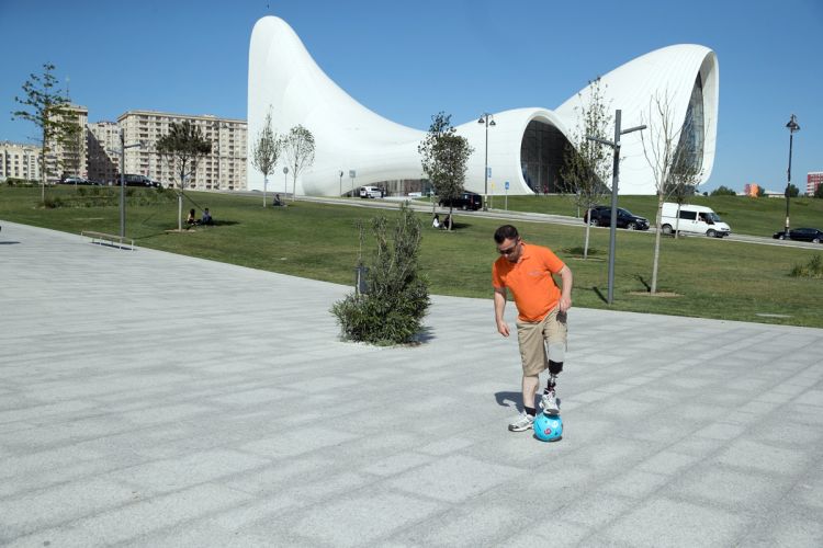 Mehriban Əliyeva Qarabağ əlillərini protezlə təmin etdi - VİDEO-FOTOLAR
