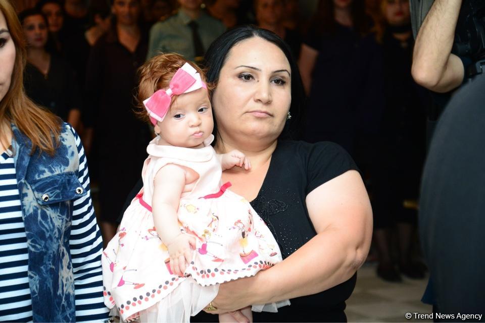 Qadın məhkumlar azadlığa buraxıldı - FOTOLAR