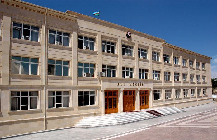 Azərbaycanda yüksək rütbəli məmur vəzifəsindən azad olundu