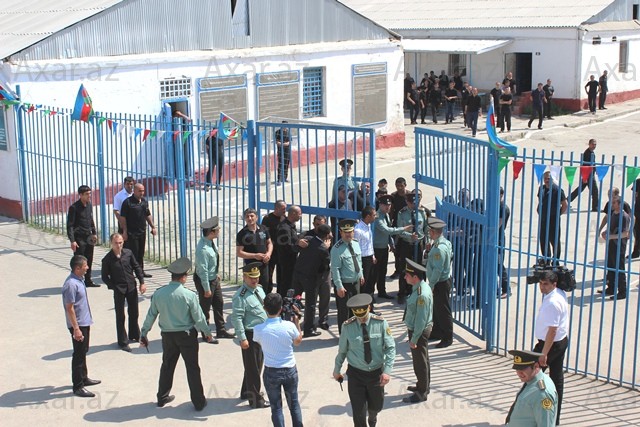 Bakıda həbsxanada silahlı insident: əsgər yaralandı