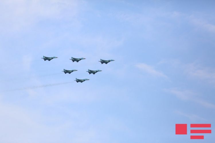 Hərbi Hava Qüvvələri parada hazırlıq uçuşları keçirir