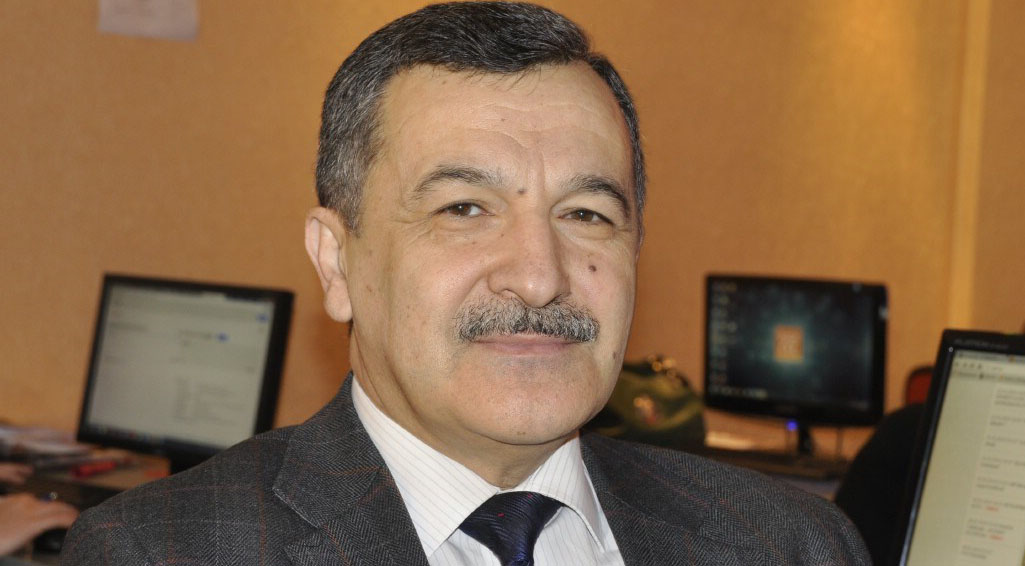 Deputatdan vertolyot altında süjet hazırlayan jurnalistə etiraz: Buna son qoyulmalıdır - VİDEO