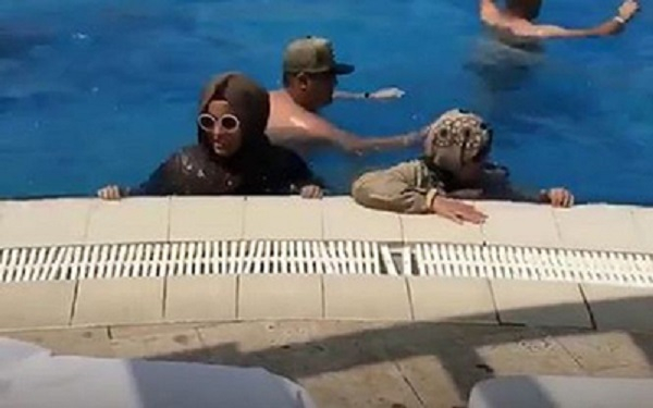 Azərbaycana gələn ərəb turist hovuza nəcis etdi