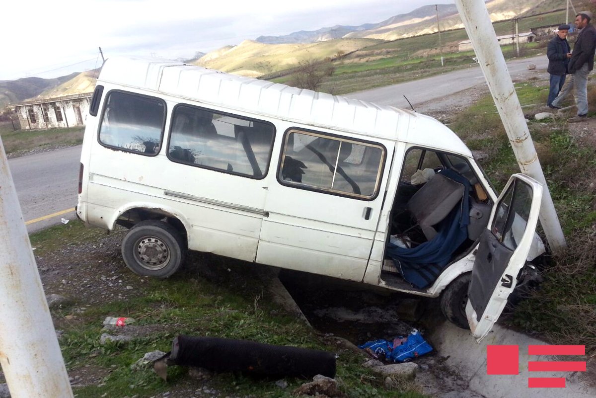 Zaqataladan Mingəçevirə gedən mikroavtobus aşdı: ölü sayı artdı