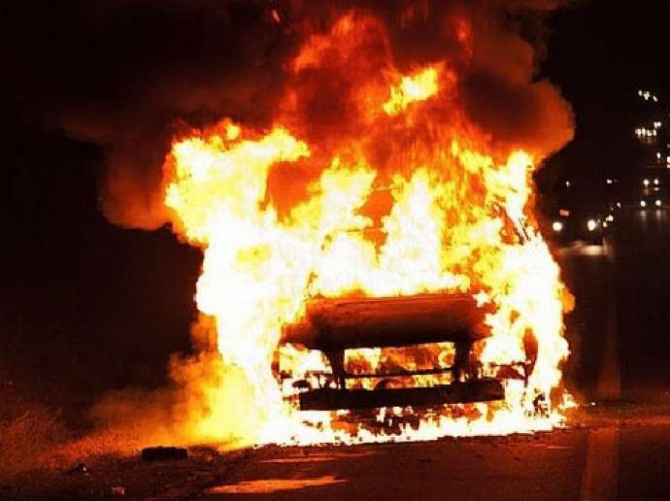 Bakıda "Porsche" yandı, bu hala düşdü - VİDEO 