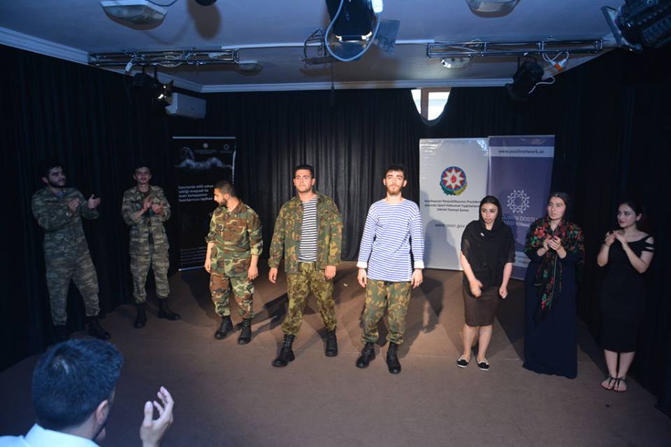 Milli ordumuzun yaranmasının 100 illiyi münasibətilə tamaşa oynanıldı - FOTOLAR