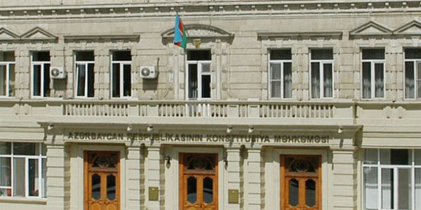 Kredit borcu olanların nəzərinə: Konstitusiya məhkəməsi qərar verdi