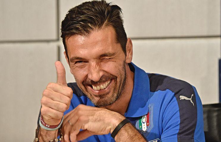 Buffon PSJ ilə müqavilə imzalayıb