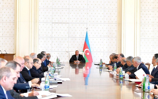 İlham Əliyev nazirləri topladı - İclas keçirdi