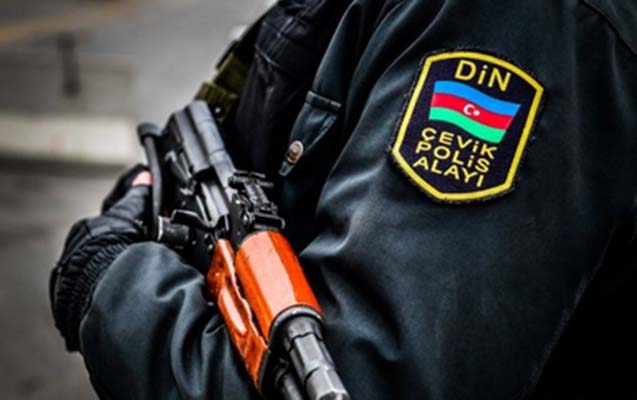 Gəncədə qanunsuz aksiyanın qarşısı alınıb - İki polis xəsarət alıb