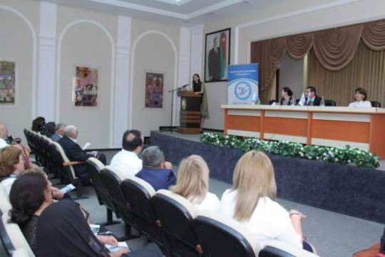 Qənirə Paşayeva Gədəbəydə ziyalılar qarşısında çıxış etdi