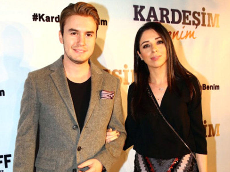 Mustafanın arvadı biseksual çıxdı - Məşhur həmcinsi ilə sevgilidir