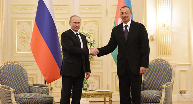 İlham Əliyev Vladimir Putini təbrik edib