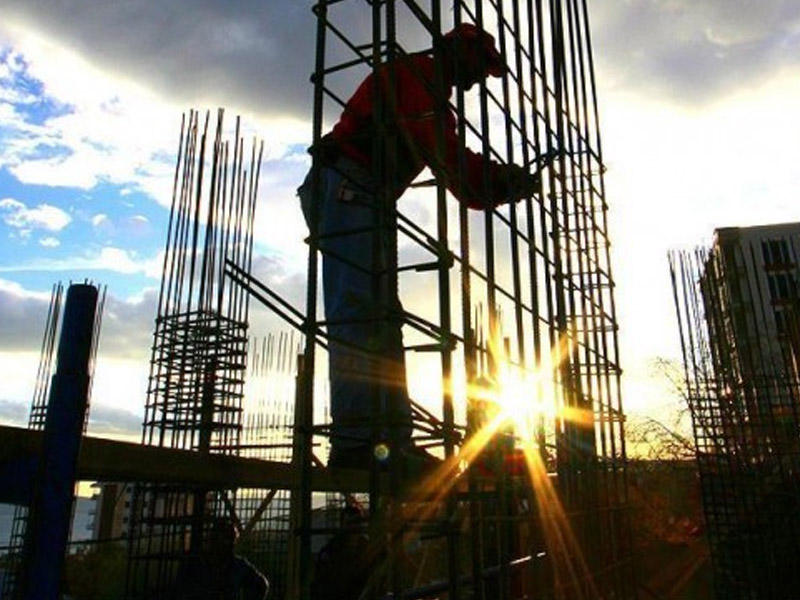 Bakıda 16 mərtəbəli binanın inşası dayandırıldı, şirkət rəhbəri həbs edildi