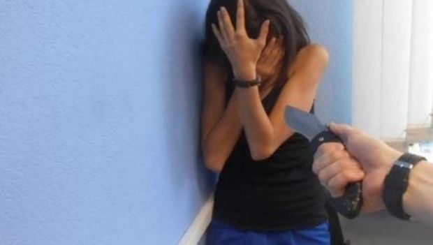 Əvvəl ər arvadı, sonra arvad ərini bıçaqladı - Azərbaycanda