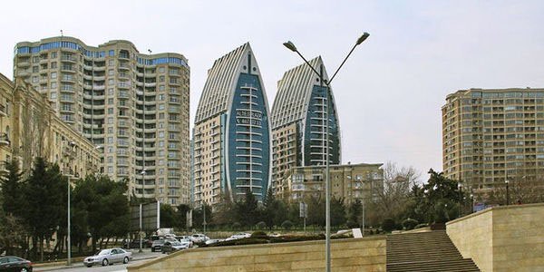 "Altes Plaza"da yanğın başlayıb