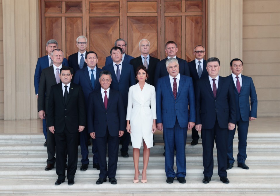 Mehriban Əliyeva MDB Daxili İşlər Nazirləri Şurası iclasının iştirakçıları ilə görüşüb - FOTOLAR