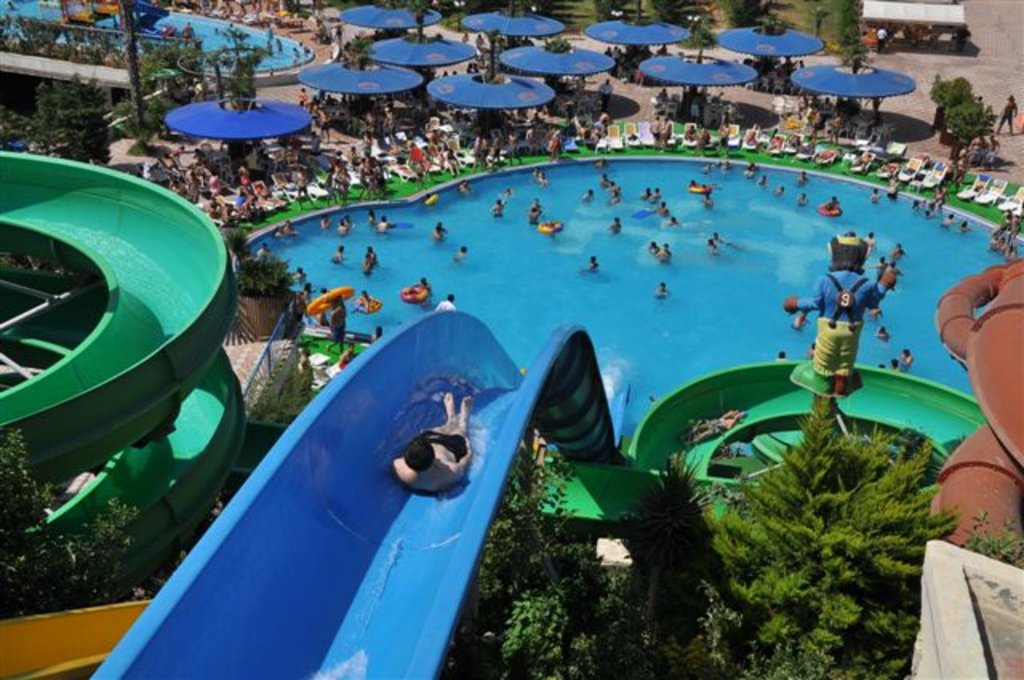 Aqua Park”da iranlı turistin başına iş gəldi