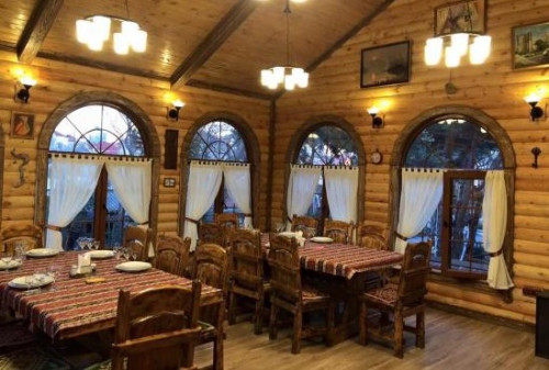 Bakının məşhur restoranında kütləvi zəhərlənmə - 13 nəfər xəstəxanalıq oldu