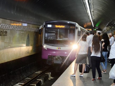Bakı metrosundan istifadə edən turistlərin sayı artdı