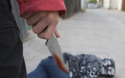 23 yaşlı gənc bıçaqlandı - Sevdiyi qızın qohumları tərəfindən