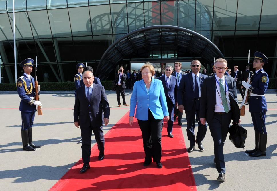 Angela Merkelin Azərbaycana səfəri başa çatıb
