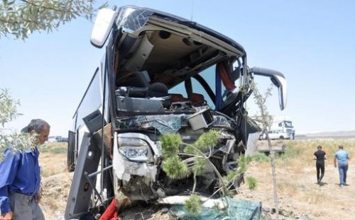 Avtobus “KamAz”la toqquşdu - Yaralılar var