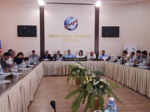 “KİV ədəbi dil qaydalarına necə əməl edir?” mövzusunda dəyirmi masa keçirilib