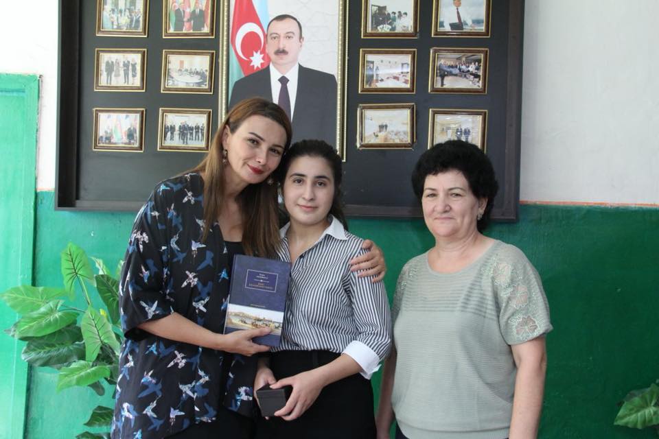 Qənirə Paşayeva gənclərlə görüşdü