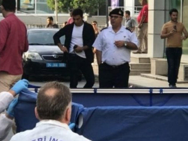 Polisin arvadı ilə sevgili çıxdı: Namus davası ölümlə bitdi