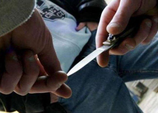 Lənkəran sakini kürəkənini bıçaqladı