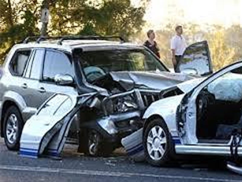 Bakıda sürücü infarkt keçirib öldü, avtomobillər toqquşdu