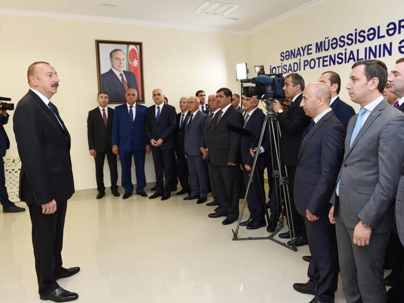 İlham Əliyev: "Azərbaycan sənaye inkişafı istiqamətində çox düzgün yoldadır"