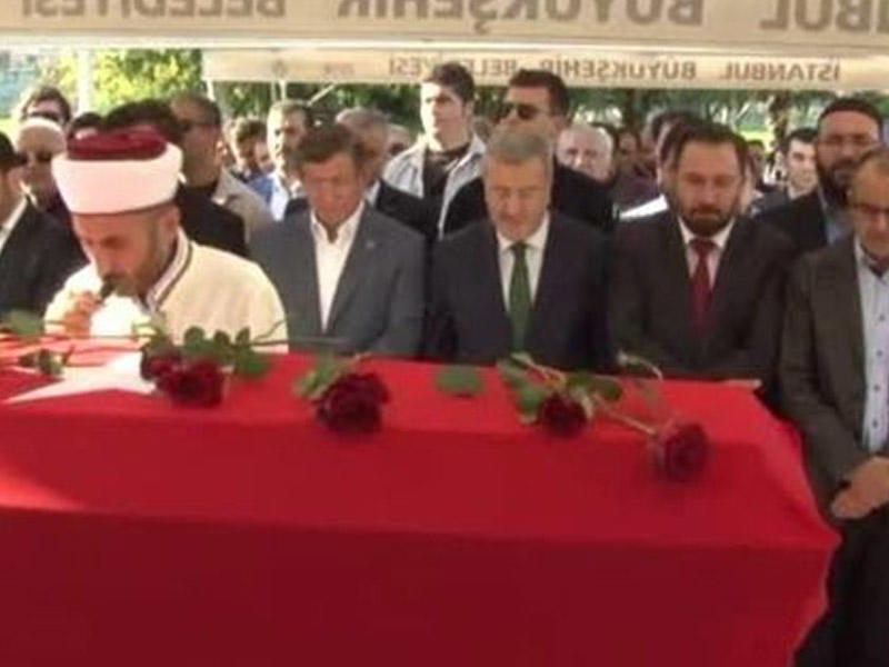 İlyas İsmayılovun qətlə yetirilən oğlu ilə vida mərasimi keçirildi