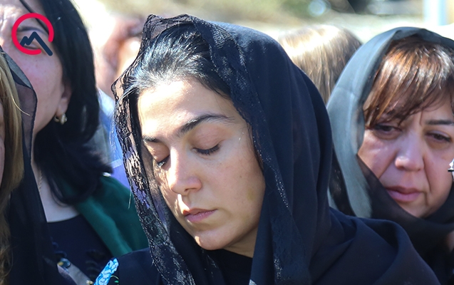 Sevil Nuriyeva həyat yoldaşının dəfnində... - Fotolar