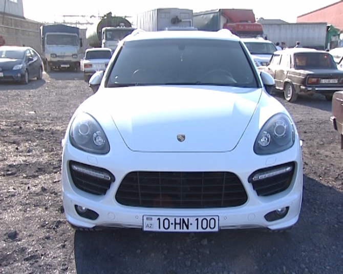 Bakıda "Porsche" və “Niva” ilə “avtoş”luq edənlər tutuldu – VİDEO