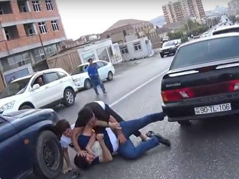 Bakıda kütləvi dava - VİDEO