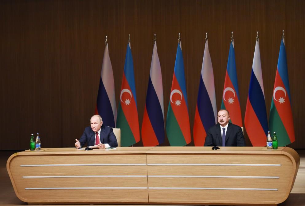 İlham Əliyev və Putin Azərbaycan-Rusiya Forumunda