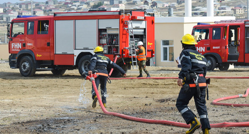 Bakıda beşmərtəbəli binada yanğın