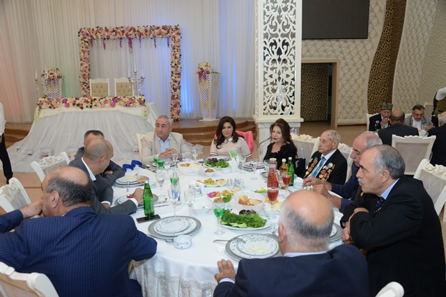 Nəsimi rayonunda ahıl vətəndaşlar diqqət və qayğı ilə əhatə olunub