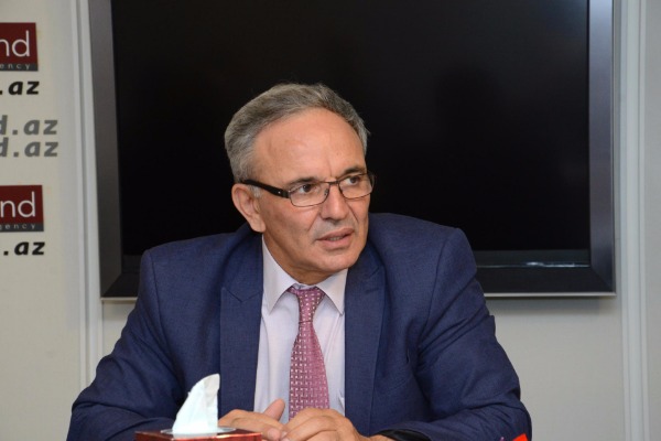 “Parlamentdə baş verənlər ictimaiyyətə olduğu kimi təqdim olunmur” - Əflatun Amaşov